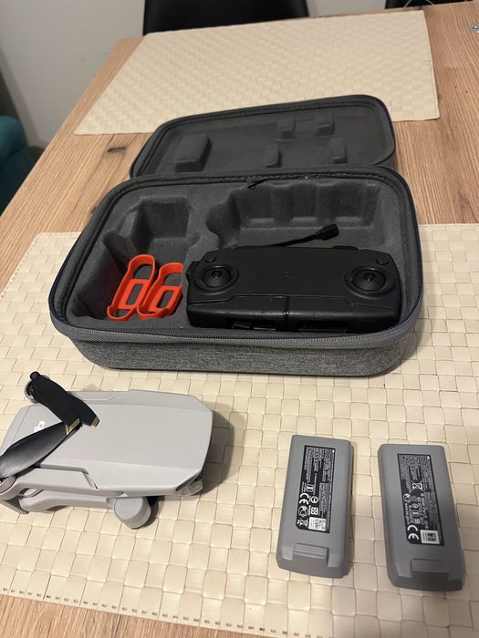 Dron DJI mini SE 2 baterie, idealny !