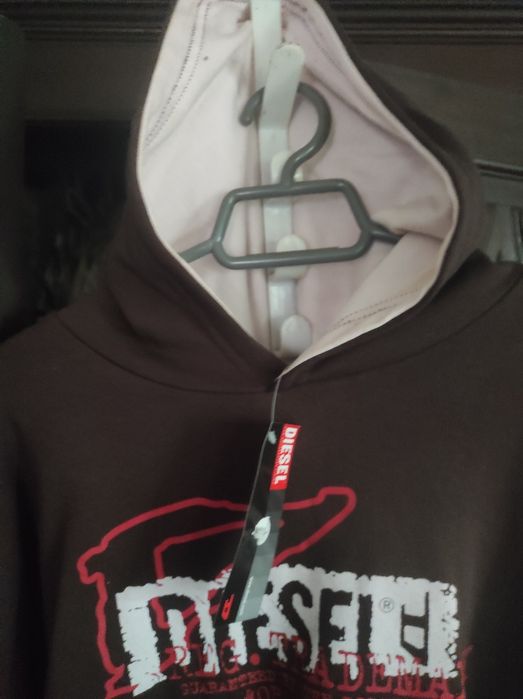 Camisola com capuz nova