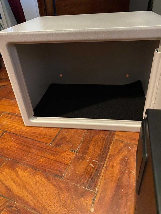 Cofre digital com chave (COMO NOVO)