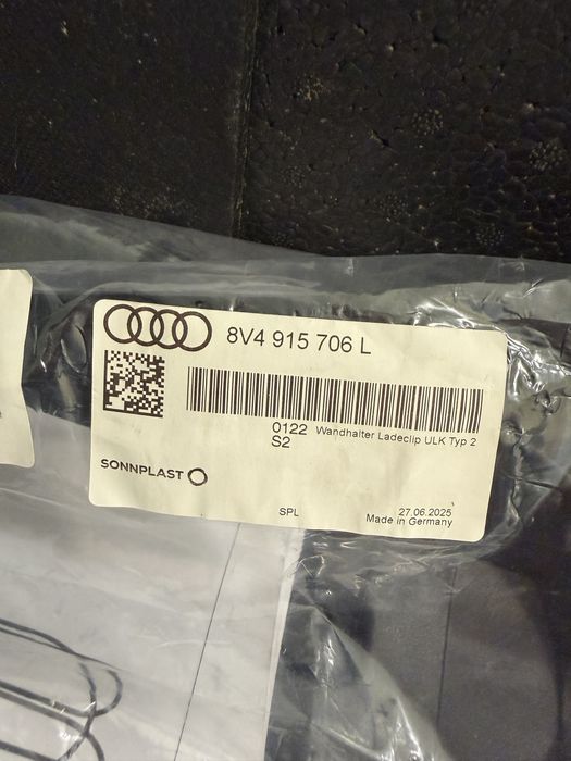 Uchwyt do ładowarki wallbox e-tron Audi