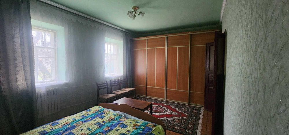 Продається будинок з гаражом в центрі по вул.Удільна