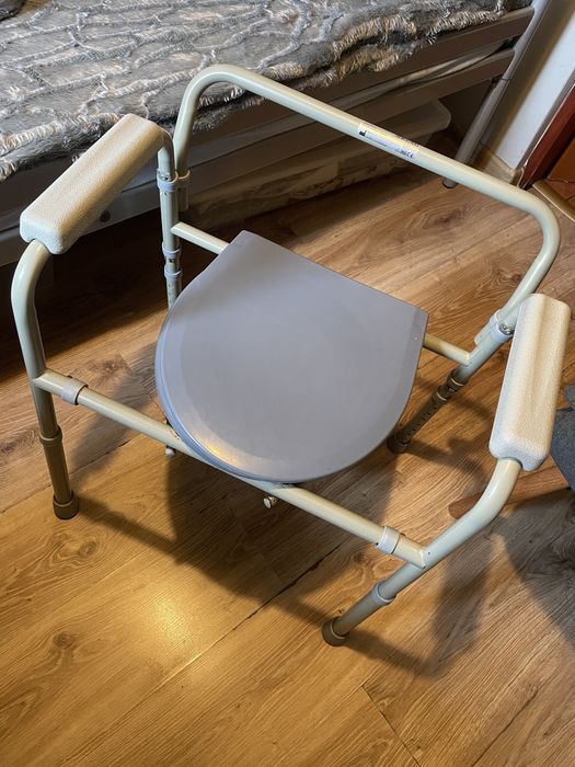 Krzesło toaletowe, przenośna toaleta