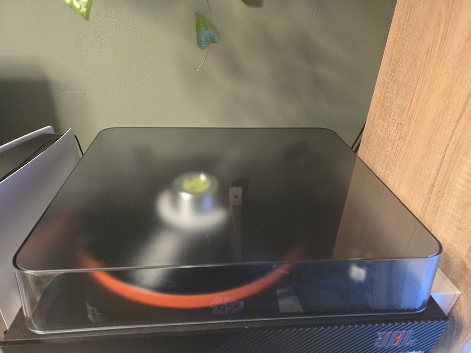 Gramofon JBL Spinner