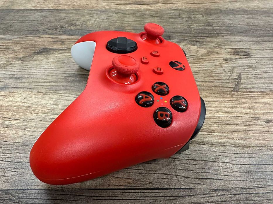 Pad kontroler bezprzewodowy XBOX PULSE RED czerwony bdb gwarancja