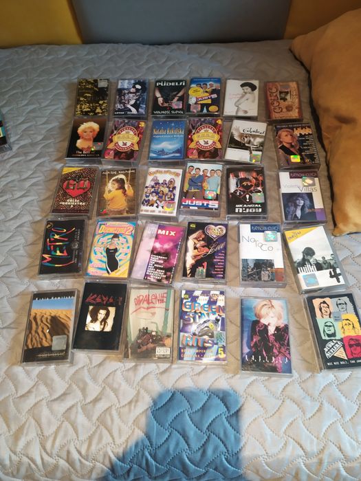 Kasety  szt 2 polskie zagraniczne oryginalne stan bdb