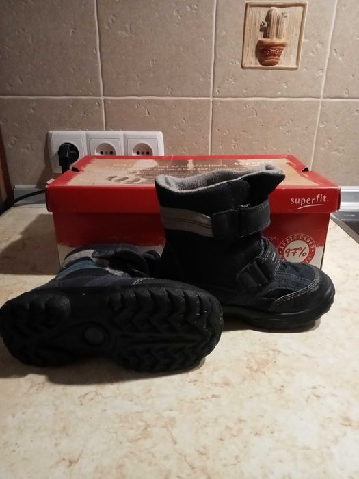 Продам детские сапожки  Superfit
