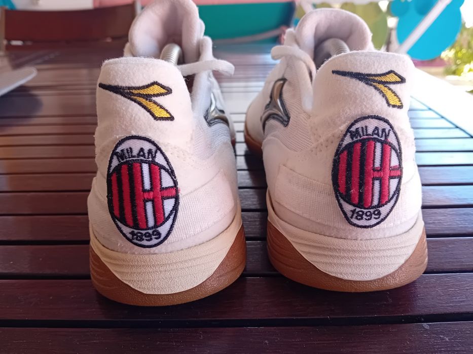 Ténis Futsal, marca Diadora, modelo AC Milan, nr41, modelo raro e único, como novos, usados uma única vez.