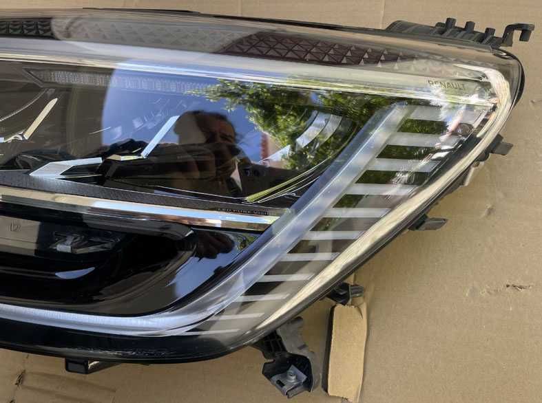 otica frontal ESQ renault megane IV . fase 2 - Full LED