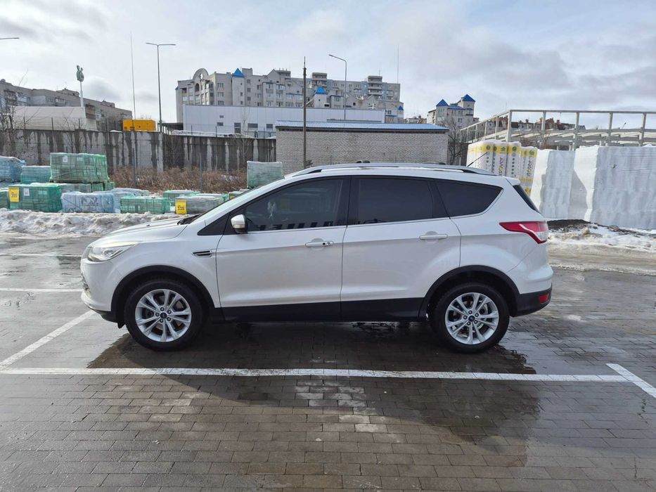 Продам Ford Escape 2013 року в максимальній комплектації Titanium.