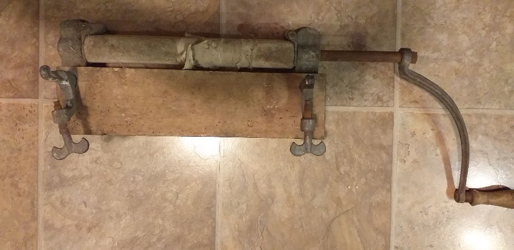 Magiel stary, zabytkowy do renowacji.