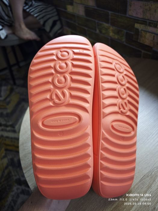 ECCO Cozmo.   42