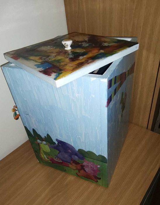 Móvel / Caixa de arrumação