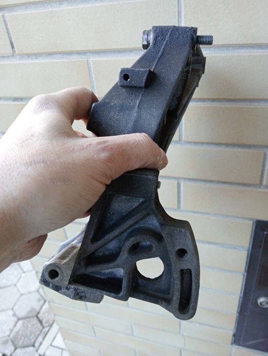 Suporte de Compressor do AC - VW Passat B5