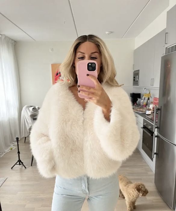 Шикарна біла шубка