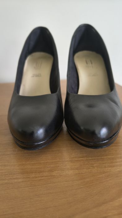 Skórzane czarne czółenka 5th Avenue roz. 38