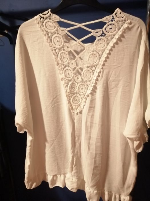 Blusas com renda atrás64738292616322121