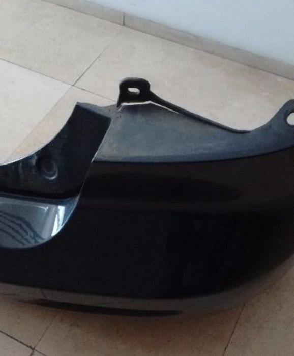 Pára-choques traseiro Mazda 3 (necessário pintura e reparação)