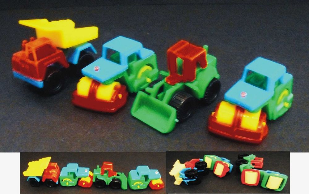 4 Brindes antigos em plástico - anos 80