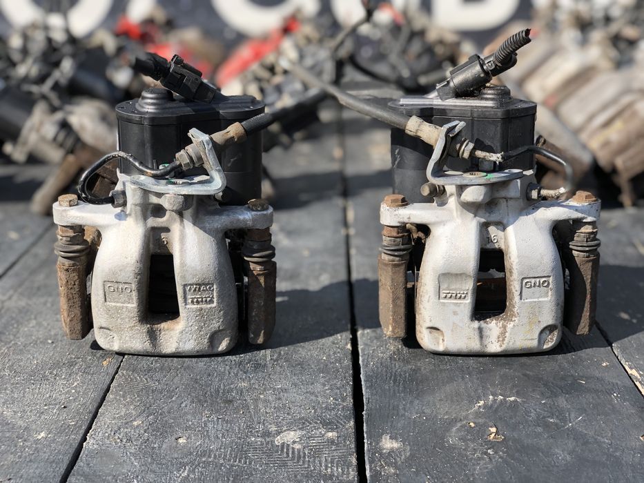 Суппорт супорта Пассат б6 задній тормозний супорт VW Passat B6