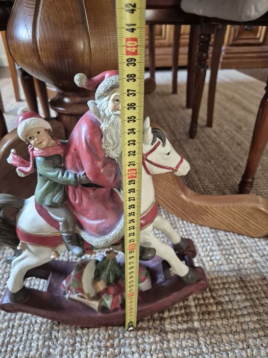 Mikołaj na koniu 30 cm Boże Narodzenie