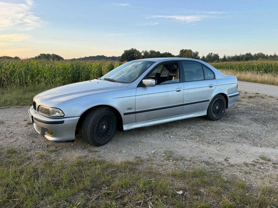 BMW e39 535i sedan V8 LPG