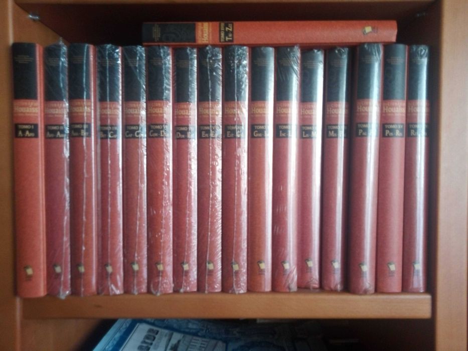 Dicionário HOUAISS LINGUA PORTUGUESA, 18 volumes em estado novo s/ uso