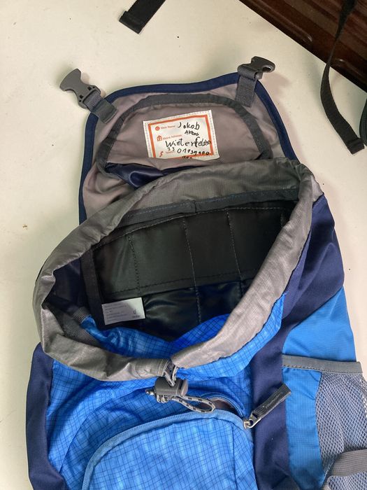 Mochila Deuter azul pequena