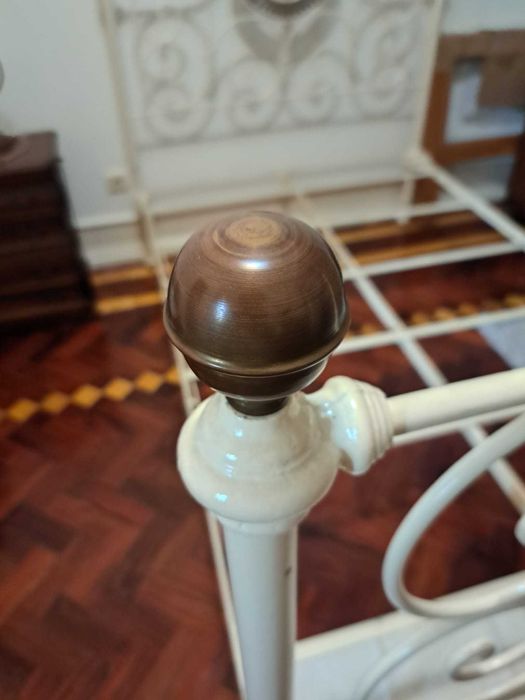 Cama alentejana em ferro 2 metros