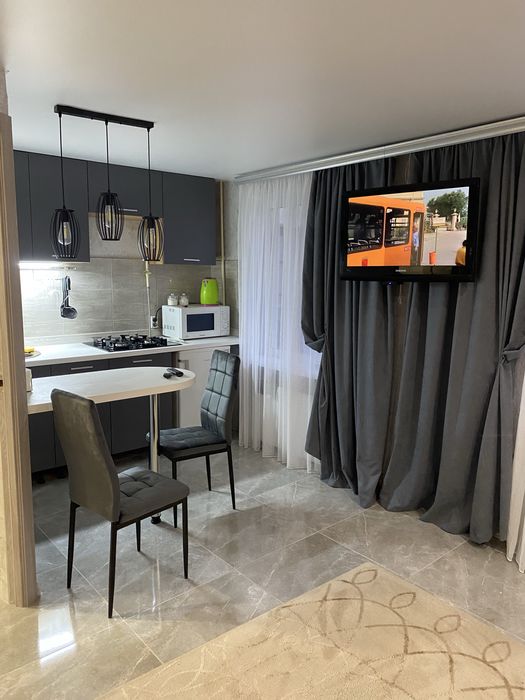 Здам 1 кімнатну квартиру подобово