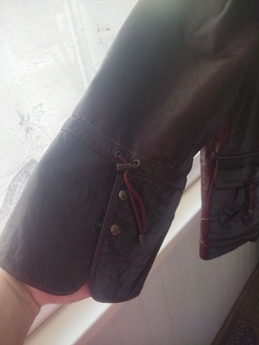 Жіноча шкіряна куртка - піджак великого розміру