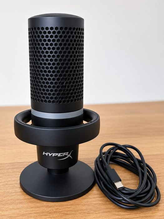 Microfone HYPERX 
(cabo USB-C para USB-A)