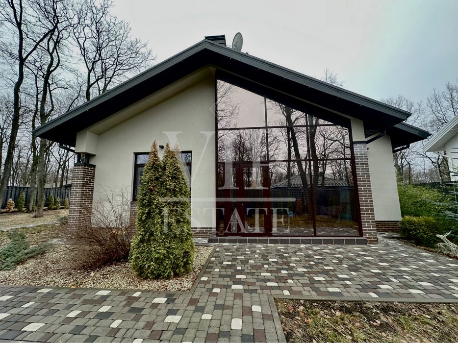 Продам дом с бассейном, 152 м.кв.,12 соток. КП Лесное, Лесопарк.