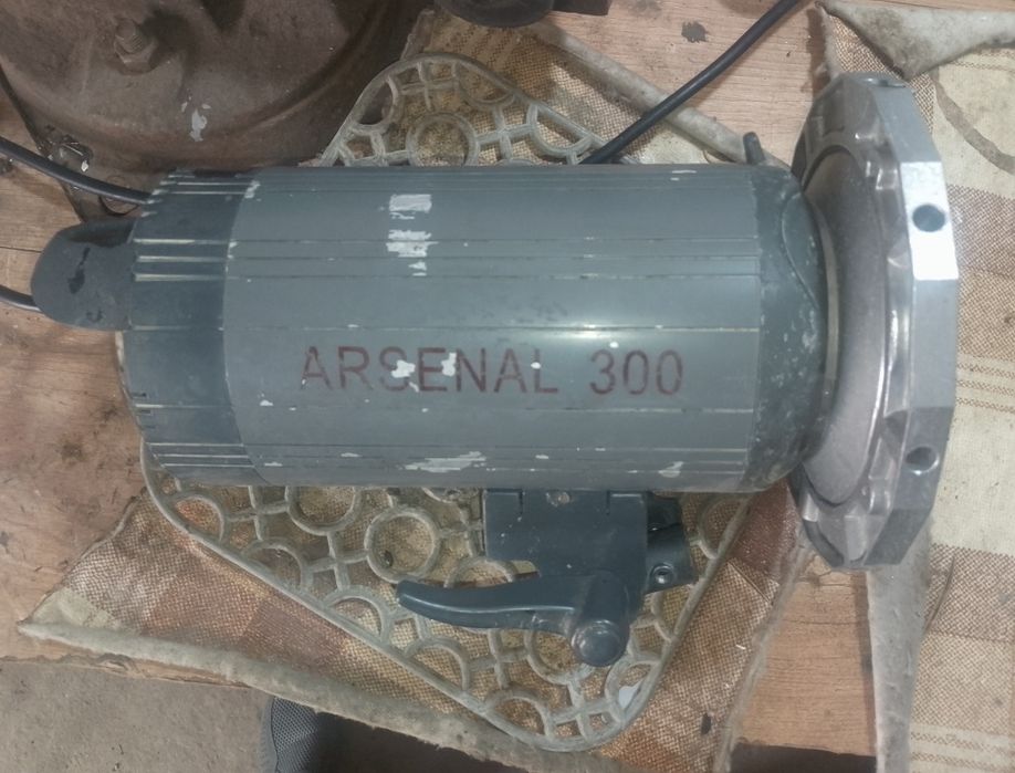 Студійний спалах Arsenal 300