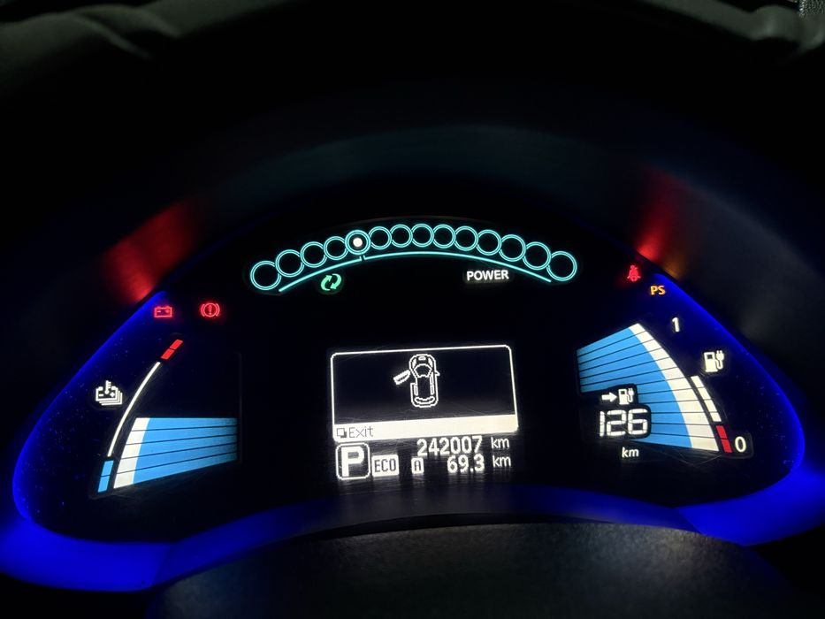 Nissan black edition  leaf 30 eltrico bsteria de 30kw