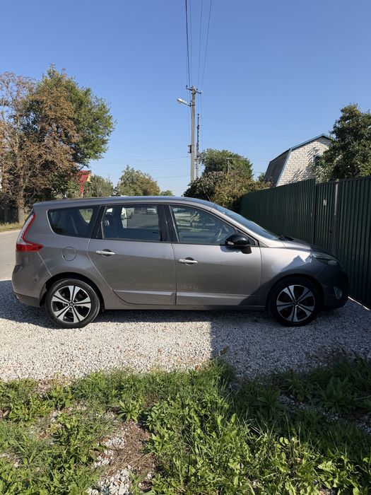 RENAULT  scenic  BASSE.
