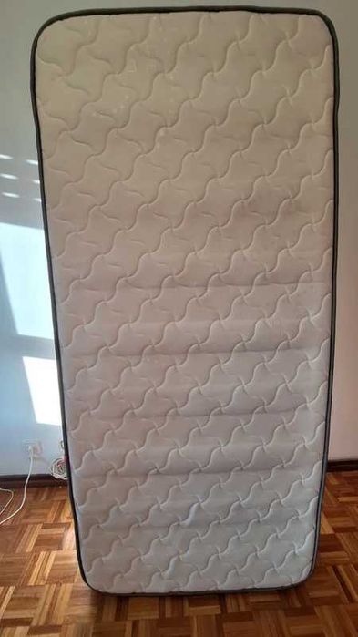 2 estrados de cama + Colchão solteiro, base de cama, Porto