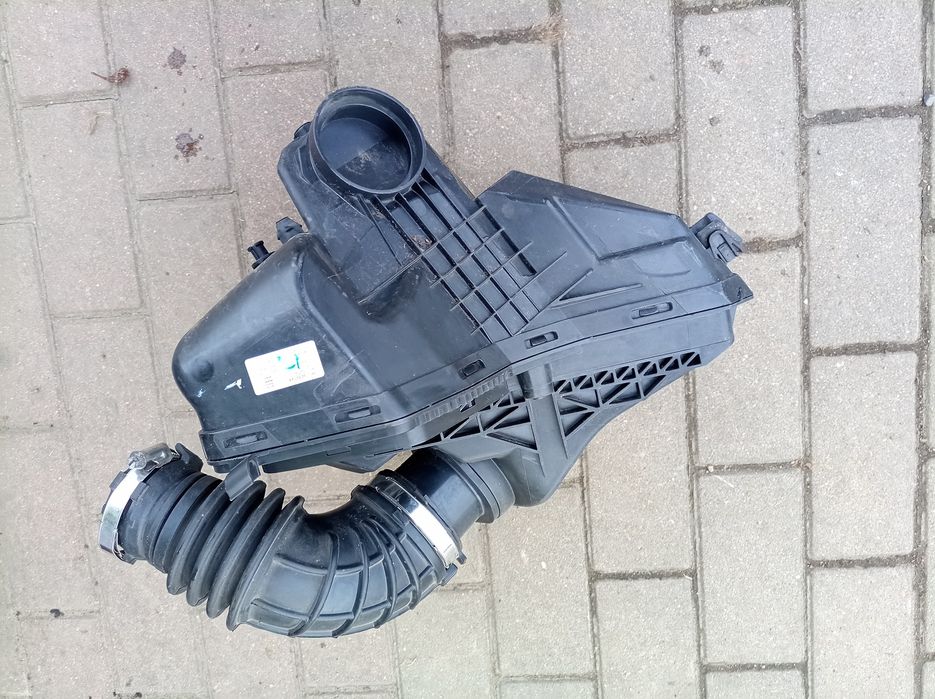 Obudowa filtra powietrza Audi A4 B8 1,8 tfsi