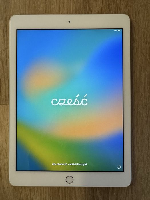 iPad 6 gen srebrny z etui 32gb