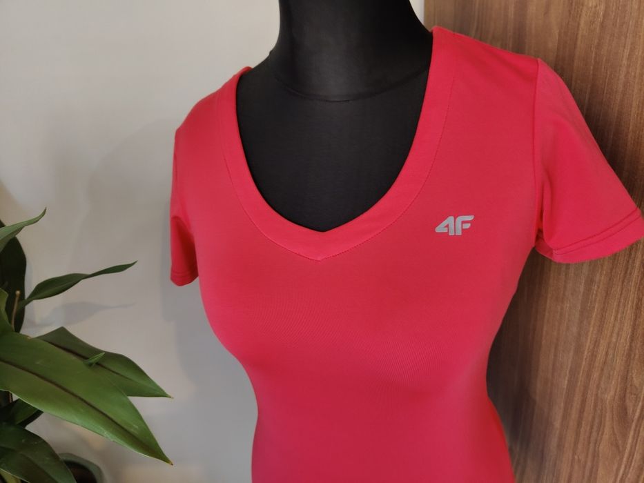 Koszulka sportowa firmy 4F