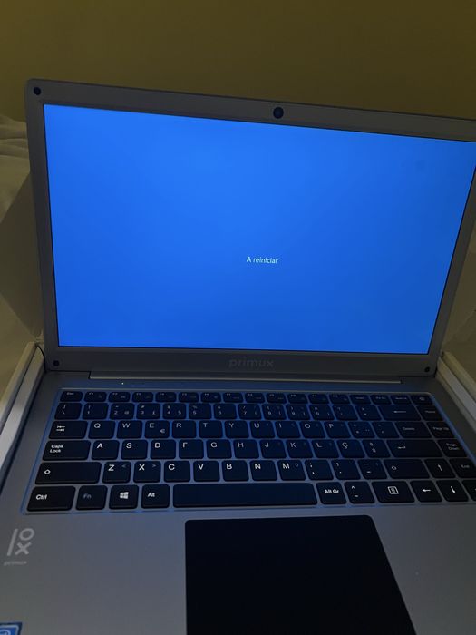 New notebook... only 27 days old, selling because I received another one.64740937409665124