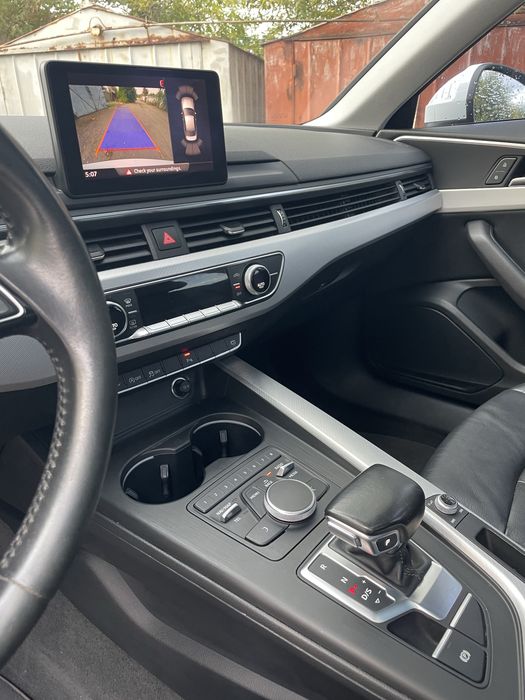 Audi A4B9 2016 год