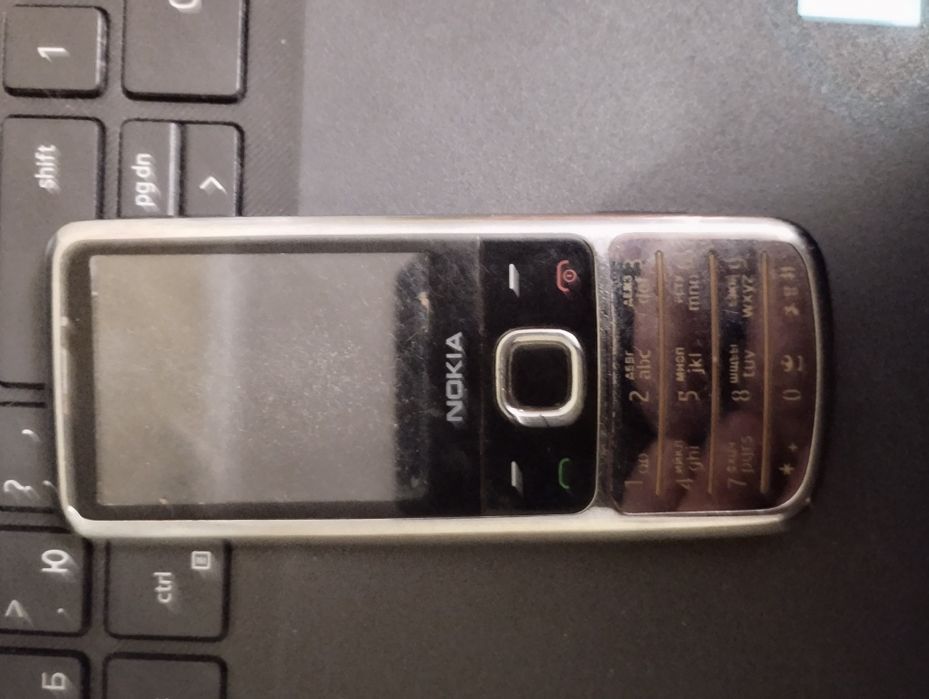 Nokia 6700 мобільний телефон