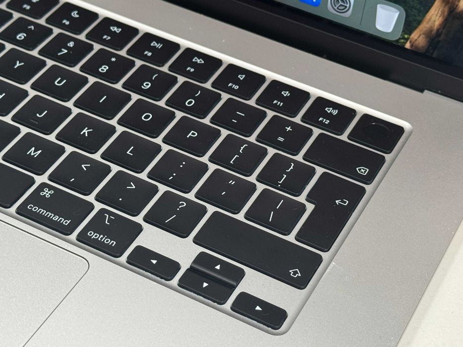 MacBook Air 15 2023 M2 98% Kondycji 8GB 256GB Super Stan Pudło Gwaranc