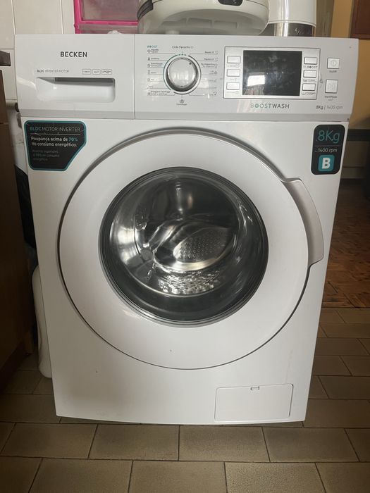 Máquina de Lavar Roupa BECKEN 8 kg - 1400 rpm