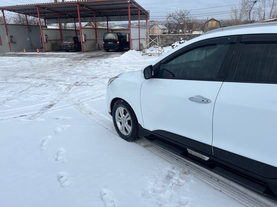Hyundai ix35 2011 2.0 Дизель Автомат