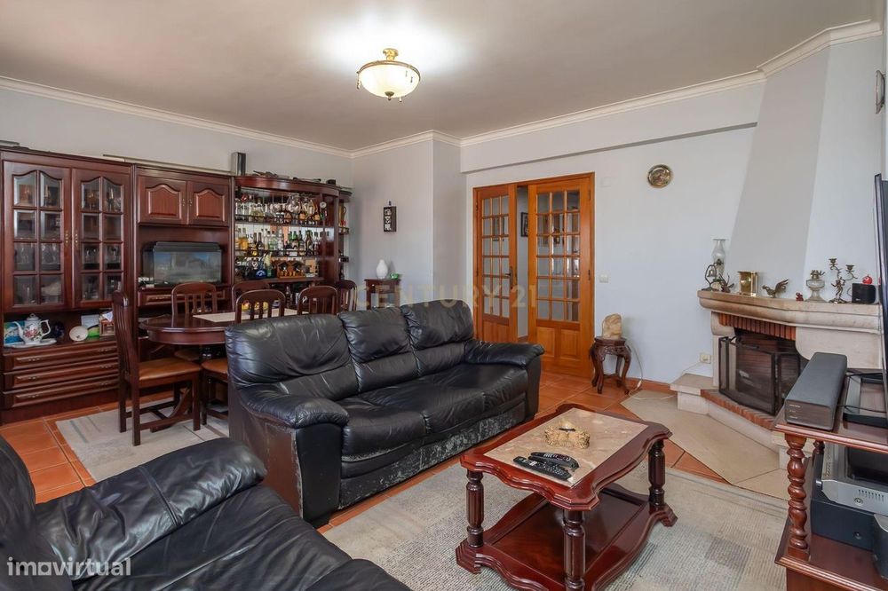 T3 com Vista Rio em Vila Franca de Xira