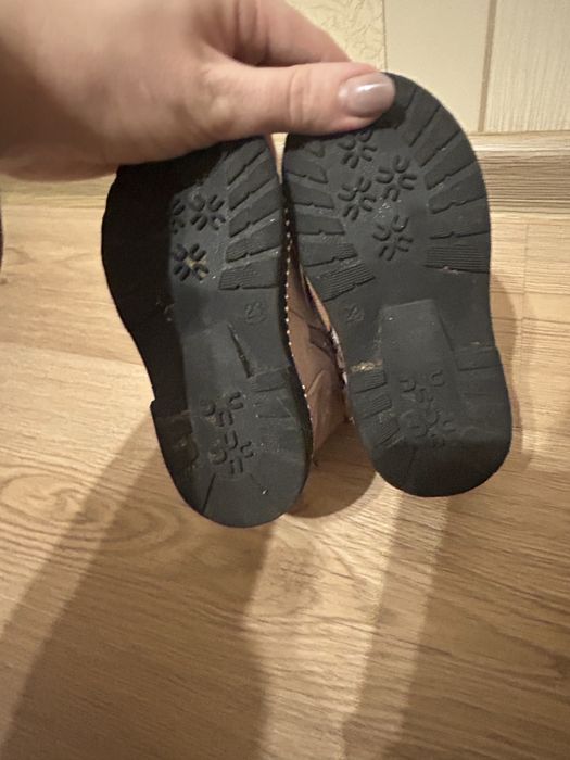 Продам ботінаи вечняні 23 розмір