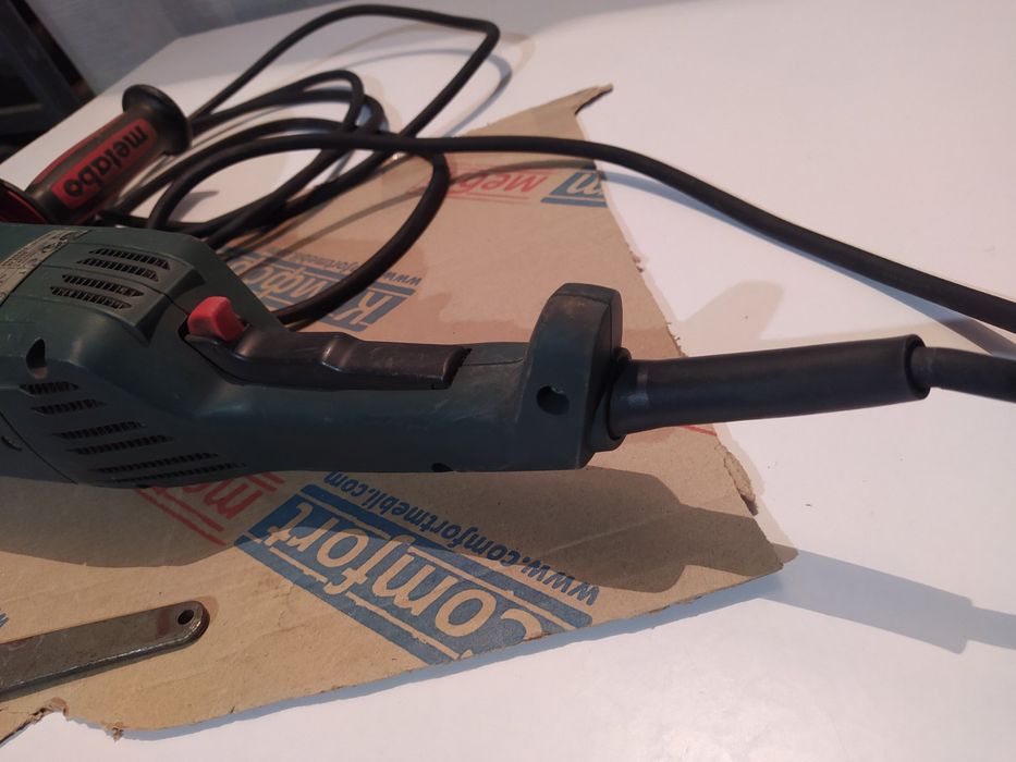 Кутова шліфувальна машина(болгарка)Metabo