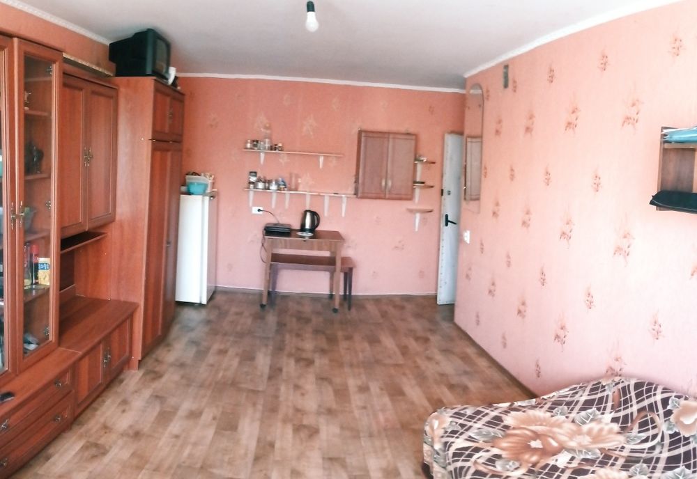 Продам просторну кімнату 19 м. кв.