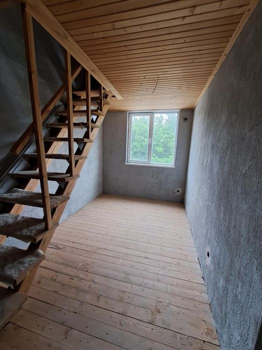 Продам приміщення на 14 квартир + гараж, поруч з метро "Берестейська"